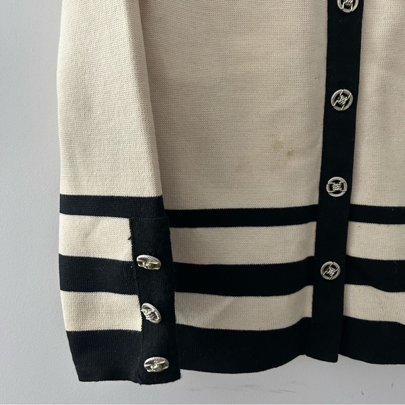 Vintage - Elegant Black and Cream Blazer - Picture 6 of 12